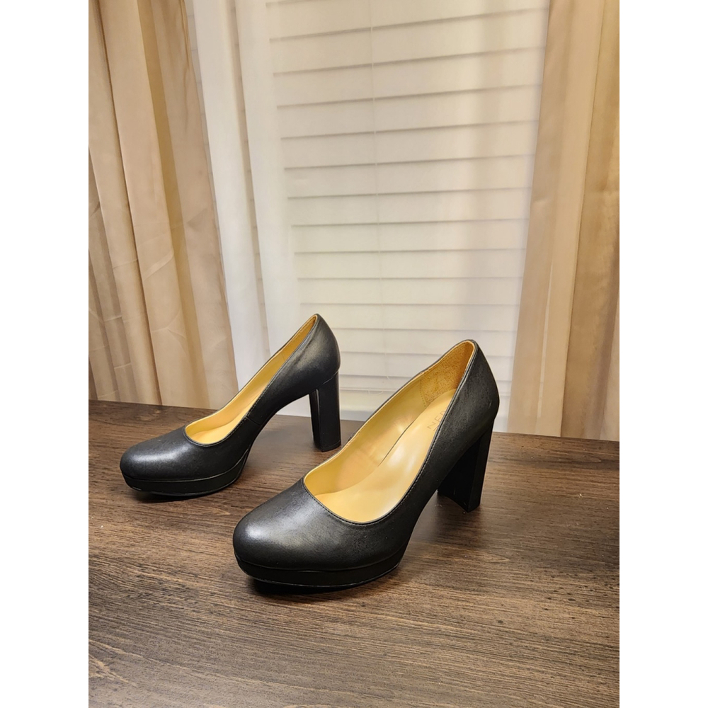 Naturalizer Classic Loafer Moccasins Slip On Block Heels Pumps Sz 7 WIDE - Picture 7 of 16